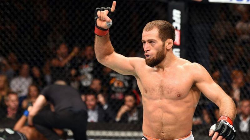 Can the dangerous Mairbek Taisumov knock out Diego Ferreira?